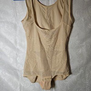 Shapewear Women's Body Suit Nude Size Extra Large